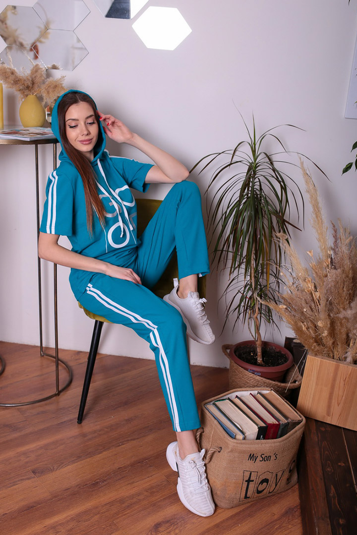 Купить изумрудный спортивный костюм с капюшоном ElenaTex в Оренбурге арт. 9068, интернет-магазин ЭГОИСТКА