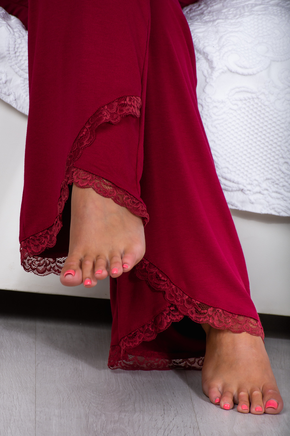 Фото товара 21728, красивая бордовая пижама с кружевом
