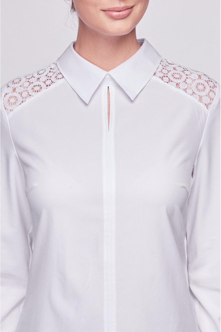 Блузки недорого интернет магазин. Белая блузка. Белая блузка женская. Блуза белая. Светлая блузка.
