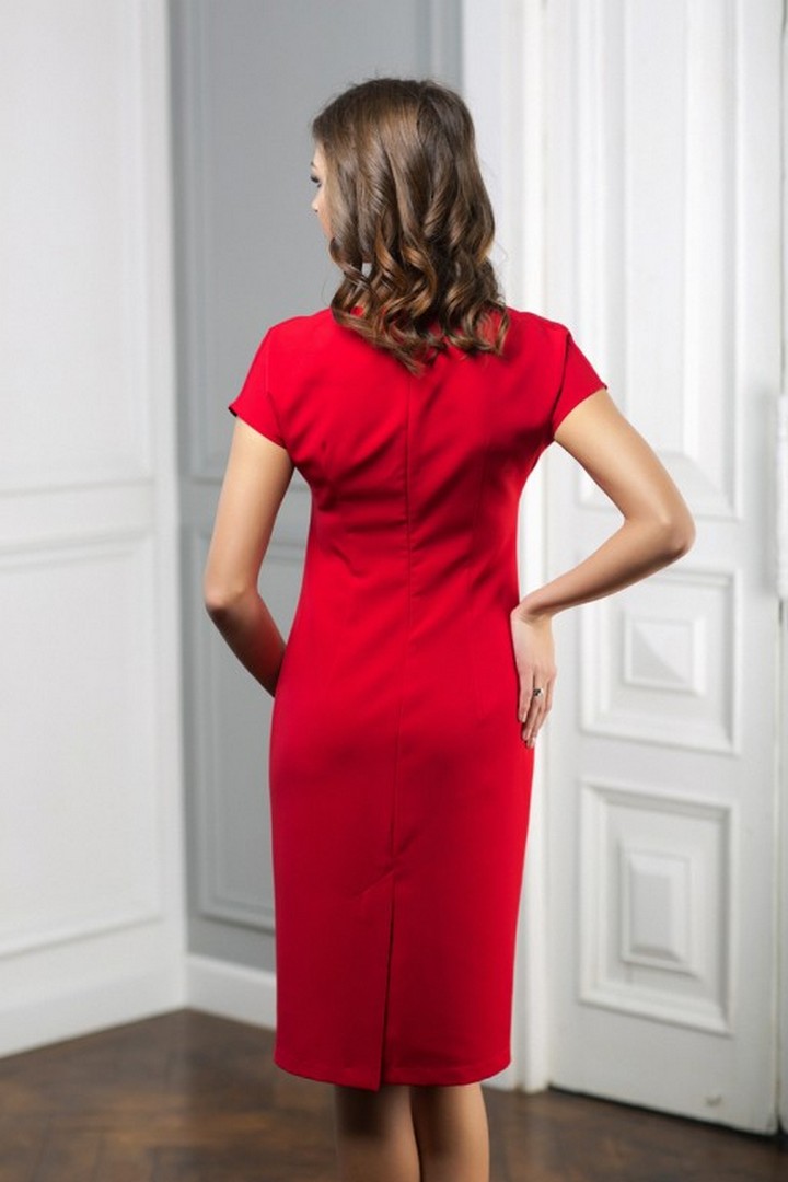 Фото товара 19999, красное платье с вырезом
